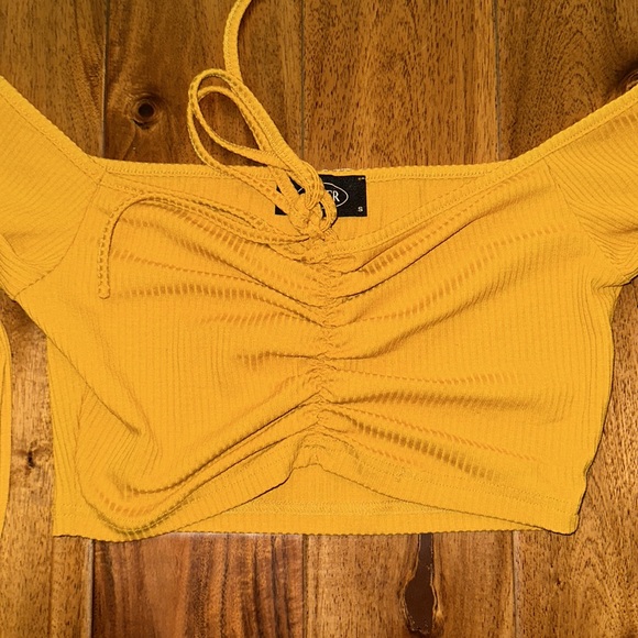 CIDER Ruched Rib Halter Top - Picture 9 of 11